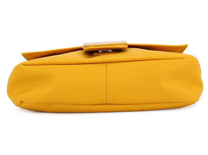Borsa a tracolla Fendi in nylon Giallo - vista 3