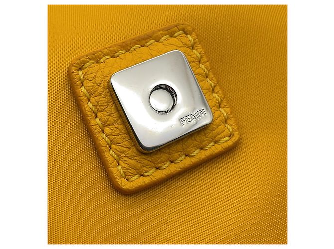 Borsa a tracolla Fendi in nylon Giallo - vista 6