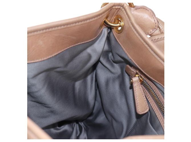 Borsa a spalla Miu Miu Matelassé Vitellolux 2way Beige Gold Auth 197216V D'oro - vista 25