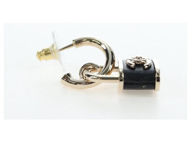 Orecchini CHANEL Push Lock Coco in metallo dorato CC Auth 198851M - vista 11
