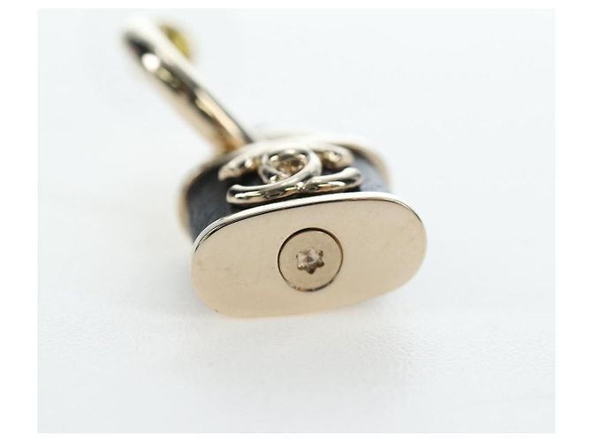 Orecchini CHANEL Push Lock Coco in metallo dorato CC Auth 198851M - vista 12