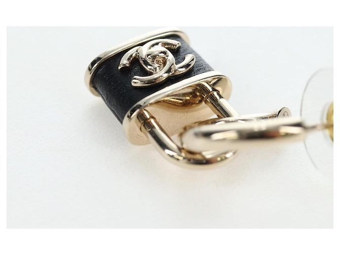 Orecchini CHANEL Push Lock Coco in metallo dorato CC Auth 198851M - vista 13