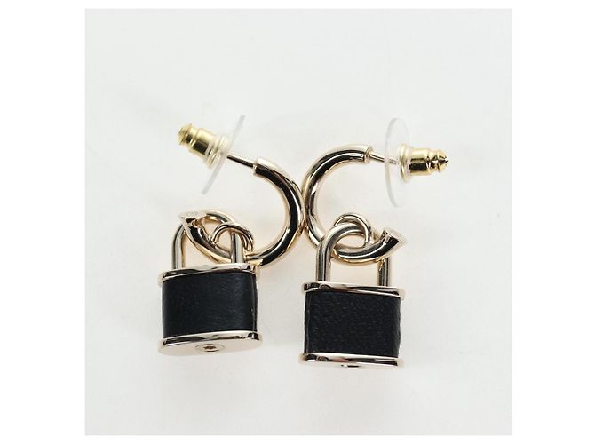 Orecchini CHANEL Push Lock Coco in metallo dorato CC Auth 198851M - vista 4