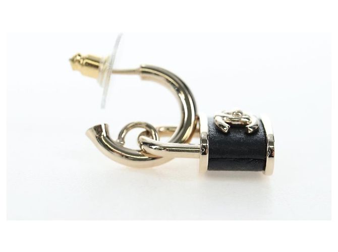 Orecchini CHANEL Push Lock Coco in metallo dorato CC Auth 198851M - vista 5