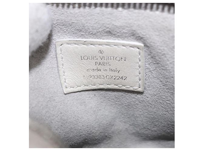 LOUIS VUITTON Taurillon Clemence Monogram Climbing Pouch Gray LV Auth 200276A Marrone - vista 12