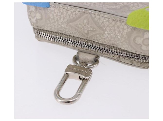 LOUIS VUITTON Taurillon Clemence Monogram Climbing Pouch Gray LV Auth 200276A Marrone - vista 8