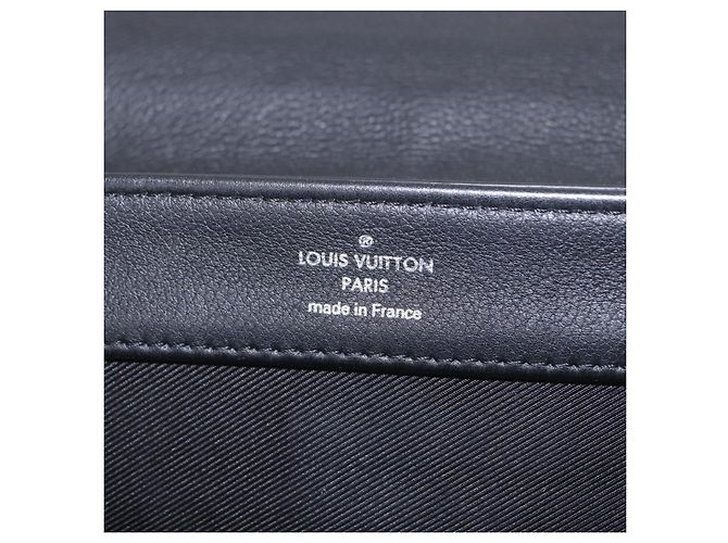 Borsa a tracolla LOUIS VUITTON Rock Me II BB Pelle di vitello Black LV Auth 197135V Nero - vista 22