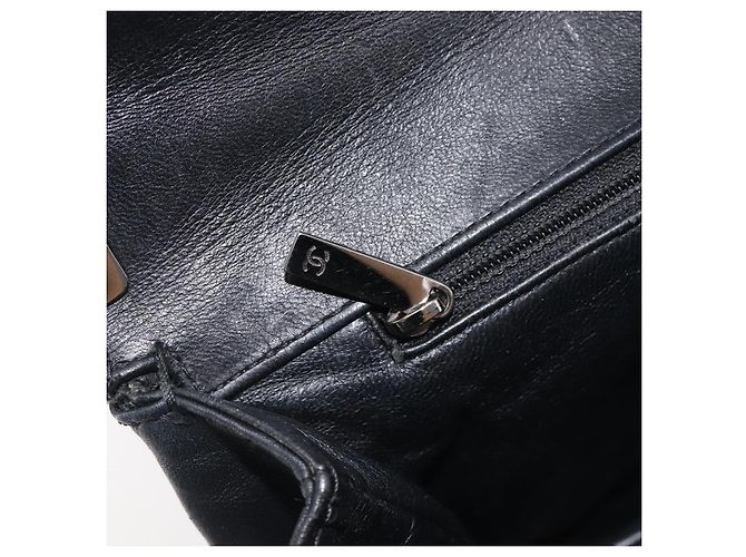 Borsa a tracolla CHANEL Matelasse con catena in pelle d'agnello nera e argento CC Auth yk20835V Nero - vista 22