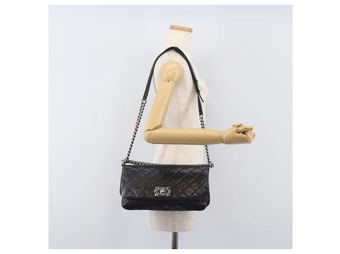 Borsa a tracolla CHANEL Matelasse con catena in pelle d'agnello nera e argento CC Auth yk20835V Nero - vista 25