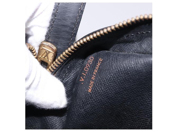 Borsa a tracolla LOUIS VUITTON Epi Jeune Fille MM Nera M52152 LV Auth ka5925 Nero - vista 12