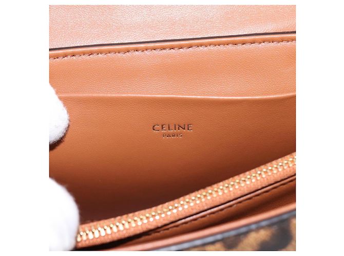 Céline Borsa a tracolla con catena CELINE Triomphe Victoire in pelle marrone e oro Auth yk20866SAM D'oro - vista 15