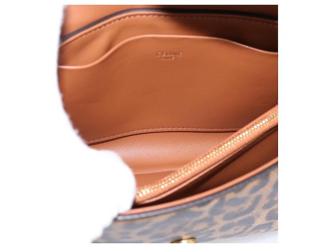 Céline Borsa a tracolla con catena CELINE Triomphe Victoire in pelle marrone e oro Auth yk20866SAM D'oro - vista 16