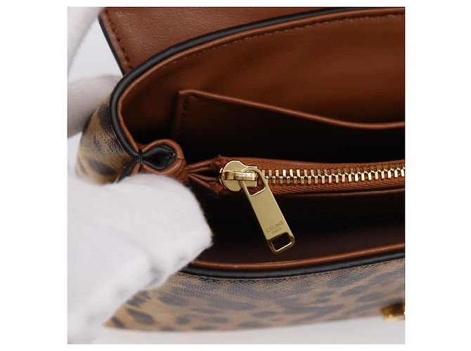 Céline Borsa a tracolla con catena CELINE Triomphe Victoire in pelle marrone e oro Auth yk20866SAM D'oro - vista 20