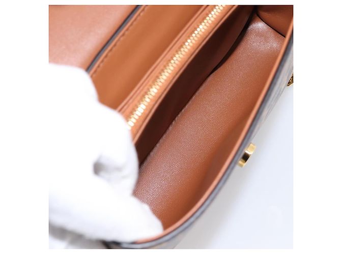 Céline Borsa a tracolla con catena CELINE Triomphe Victoire in pelle marrone e oro Auth yk20866SAM D'oro - vista 22