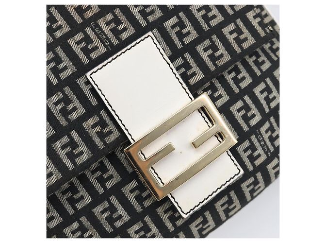 Borsa a tracolla FENDI Zucchino Canvas Mamma Baguette Nero Oro Auth 199623V D'oro - vista 15