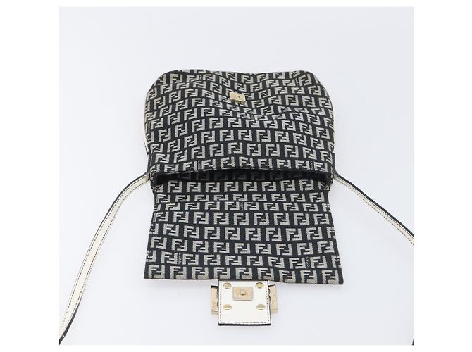 Borsa a tracolla FENDI Zucchino Canvas Mamma Baguette Nero Oro Auth 199623V D'oro - vista 17
