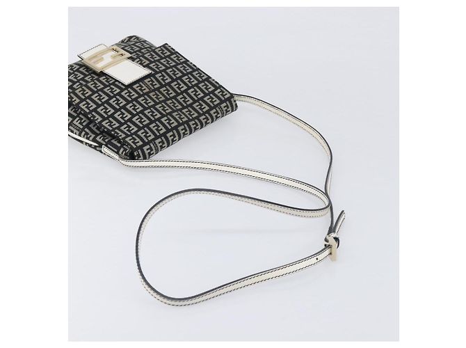 Borsa a tracolla FENDI Zucchino Canvas Mamma Baguette Nero Oro Auth 199623V D'oro - vista 7