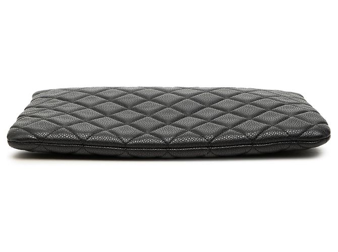 Clutch Chanel Medium Quilted Caviar O Case Nera Nero - vista 3