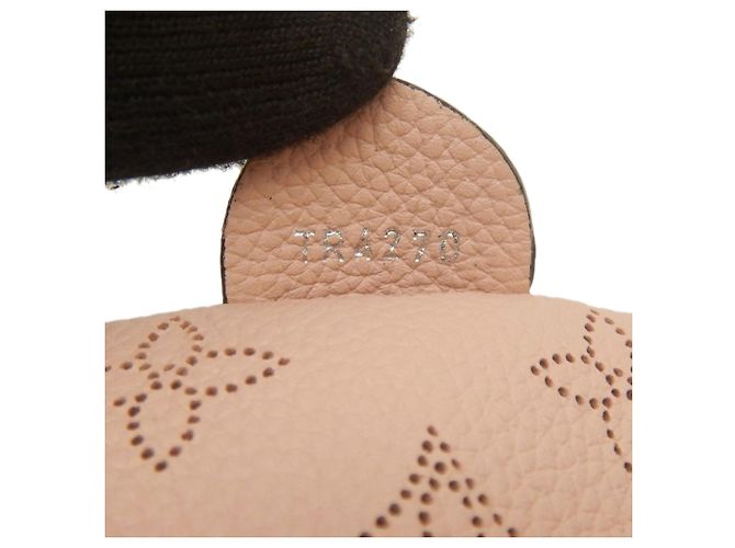 Borsa a tracolla Louis Vuitton Monogram Mahina Scala Mini Pouch Rosa - vista 6