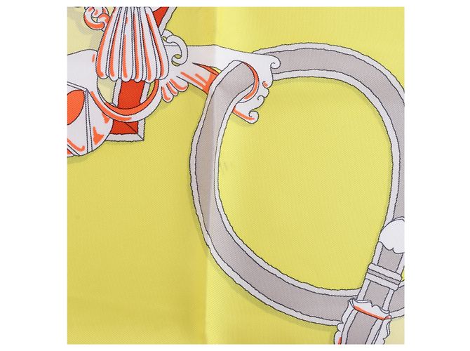 Hermès Carré 90 "Plumets du Roy King's" Seidentuch in Orange x Yellow - Ansicht 13