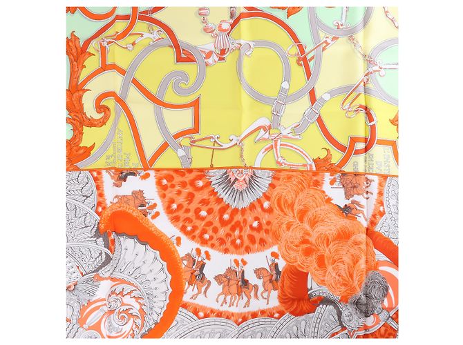 Hermès Carré 90 "Plumets du Roy King's" Seidentuch in Orange x Yellow - Ansicht 8