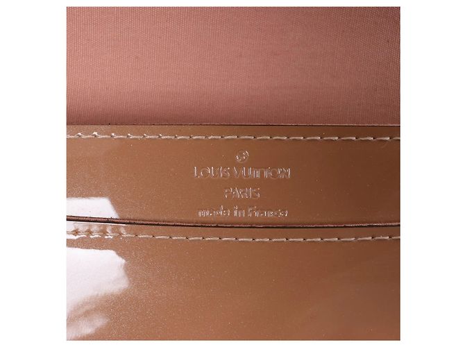 Clutch con catena Louis Vuitton Louise Rose Velours Monogram Vernis in Beige - vista 11
