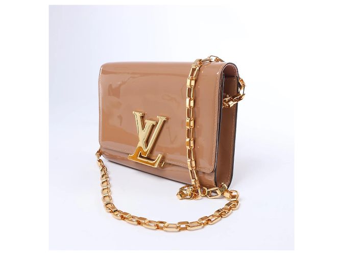 Clutch con catena Louis Vuitton Louise Rose Velours Monogram Vernis in Beige - vista 2
