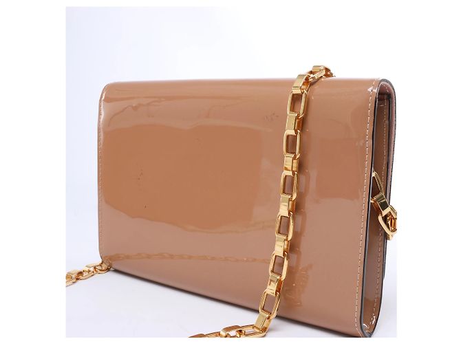 Clutch con catena Louis Vuitton Louise Rose Velours Monogram Vernis in Beige - vista 5