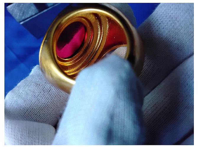 Anello Statement Saint Laurent Unisex / Uomo Cabochon Rosso Tono Oro Misura 20 (US 10) 26g D'oro - vista 12