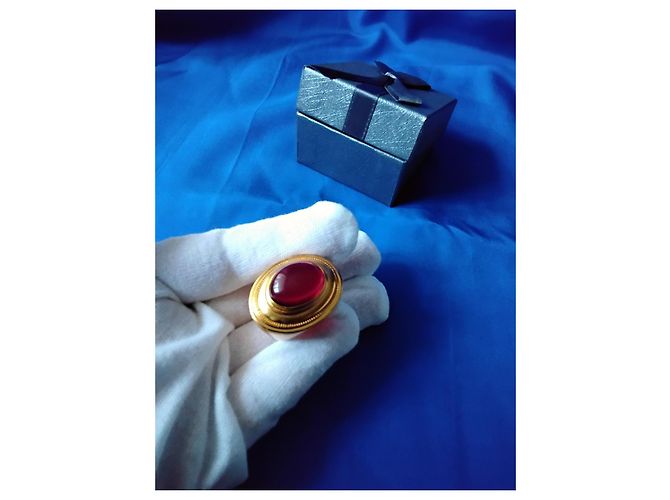 Anello Statement Saint Laurent Unisex / Uomo Cabochon Rosso Tono Oro Misura 20 (US 10) 26g D'oro - vista 4