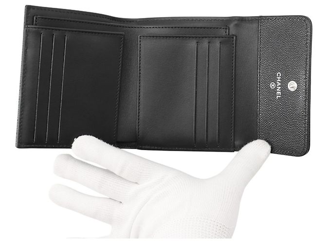 Cartera Chanel Matelasse Tri-Fold Negro - vista 4