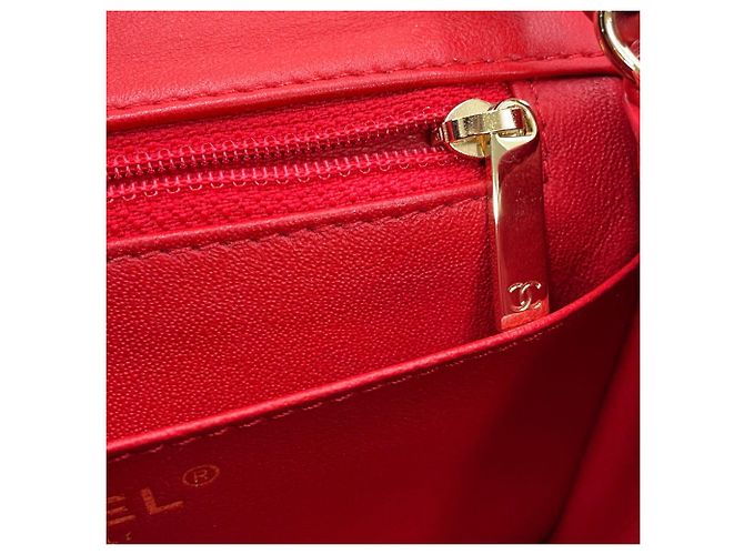 Borsa a tracolla Chanel Mini Matelassé con catena Rosso - vista 10