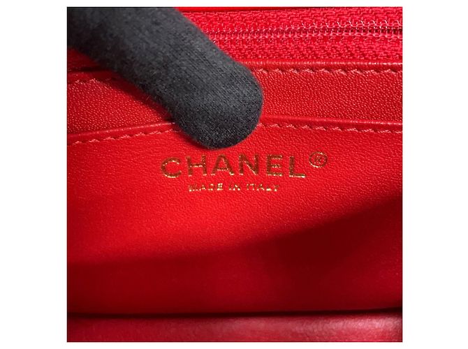 Borsa a tracolla Chanel Mini Matelassé con catena Rosso - vista 16