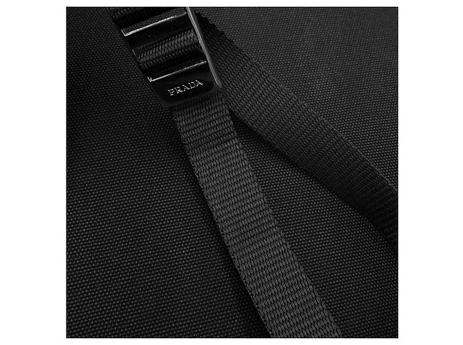Borsa Prada Nylon V135 in Black Nero - vista 13