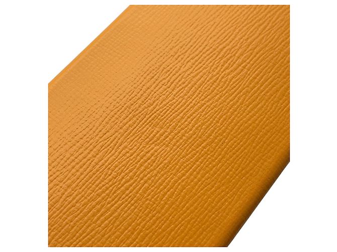 Borsa a pochette Louis Vuitton in pelle Saffron D'oro - vista 11