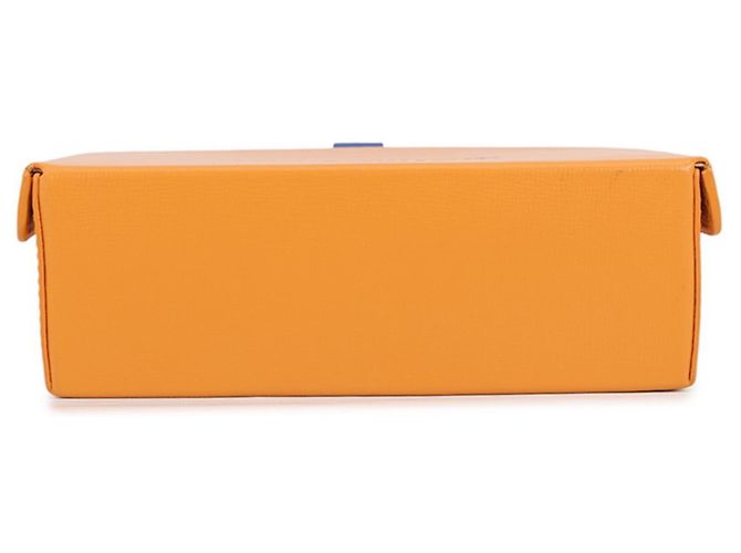 Borsa a pochette Louis Vuitton in pelle Saffron D'oro - vista 3