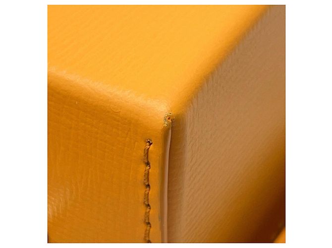 Borsa a pochette Louis Vuitton in pelle Saffron D'oro - vista 8