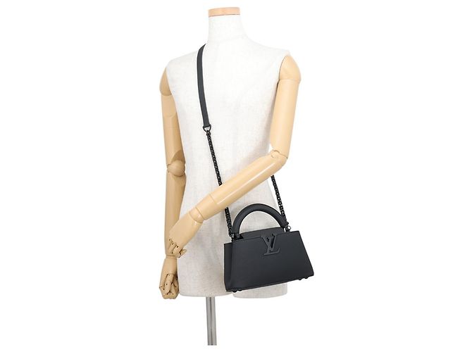 Borsa Louis Vuitton Capucines EW MINI Nero - vista 5