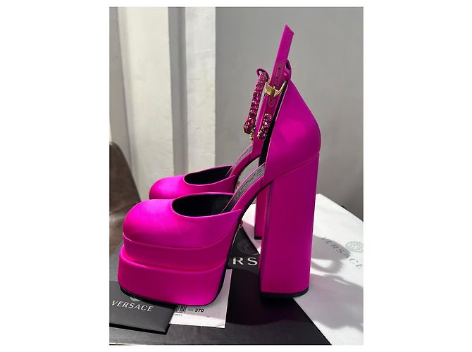 Décolleté Versace Medusa Aevitas in raso fucsia Rosa - vista 2