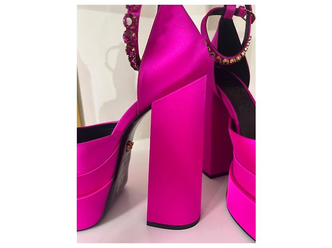 Décolleté Versace Medusa Aevitas in raso fucsia Rosa - vista 8