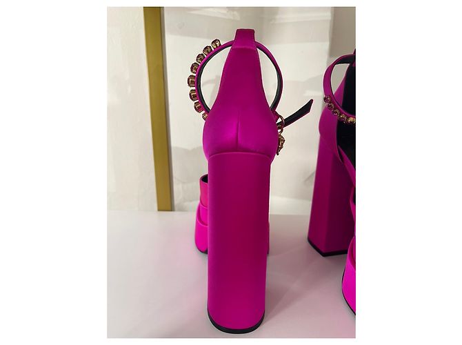 Décolleté Versace Medusa Aevitas in raso fucsia Rosa - vista 9