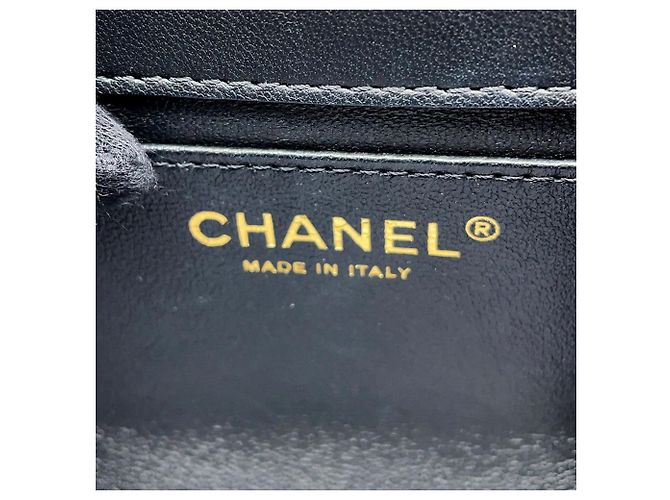 Borsa a tracolla Chanel Mini Matelassé in pelle d'agnello Nero - vista 14