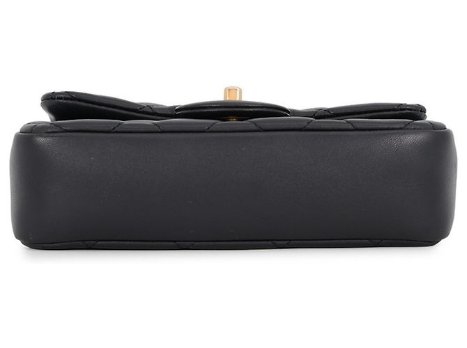 Borsa a tracolla Chanel Mini Matelassé in pelle d'agnello Nero - vista 3