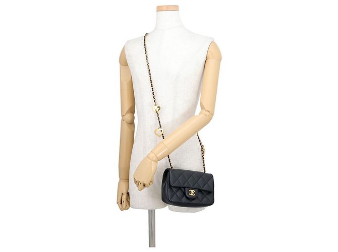 Borsa a tracolla Chanel Mini Matelassé in pelle d'agnello Nero - vista 4