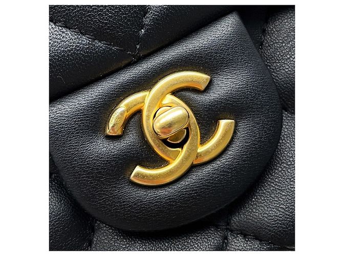 Borsa a tracolla Chanel Mini Matelassé in pelle d'agnello Nero - vista 6