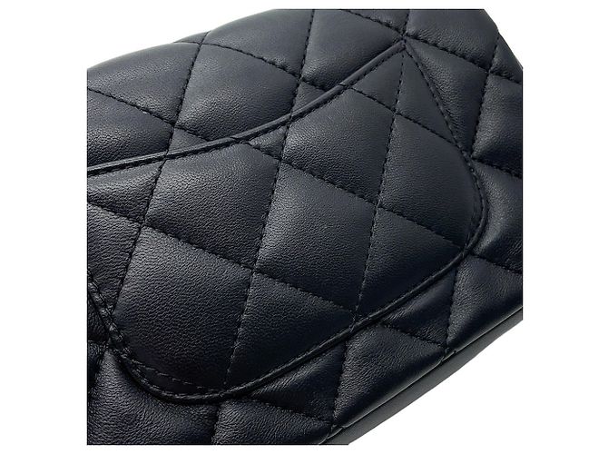 Borsa a tracolla Chanel Mini Matelassé in pelle d'agnello Nero - vista 8