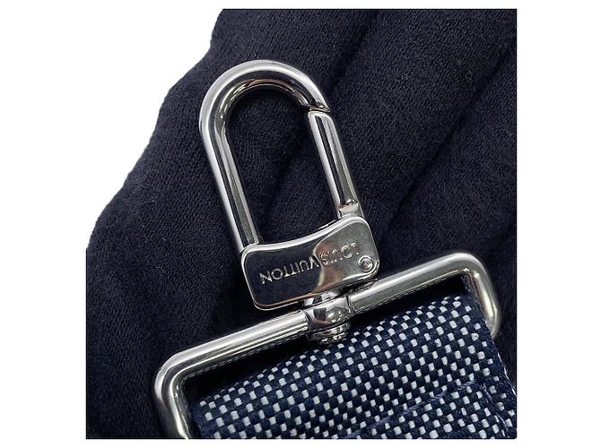Borsa a tracolla Louis Vuitton Monogram Shadow Blu Blu navy - vista 11