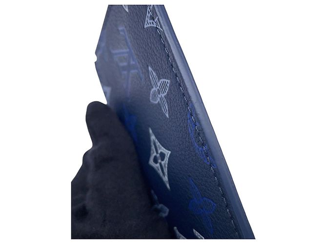 Borsa a tracolla Louis Vuitton Monogram Shadow Blu Blu navy - vista 13