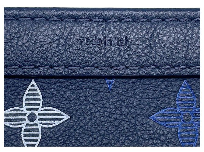 Borsa a tracolla Louis Vuitton Monogram Shadow Blu Blu navy - vista 15