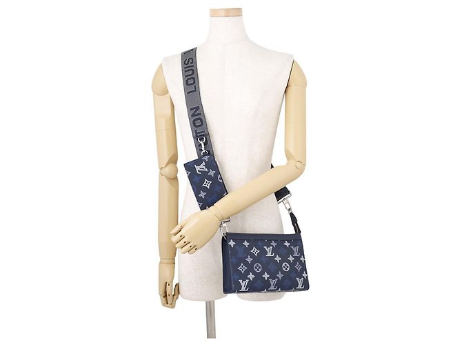 Borsa a tracolla Louis Vuitton Monogram Shadow Blu Blu navy - vista 4